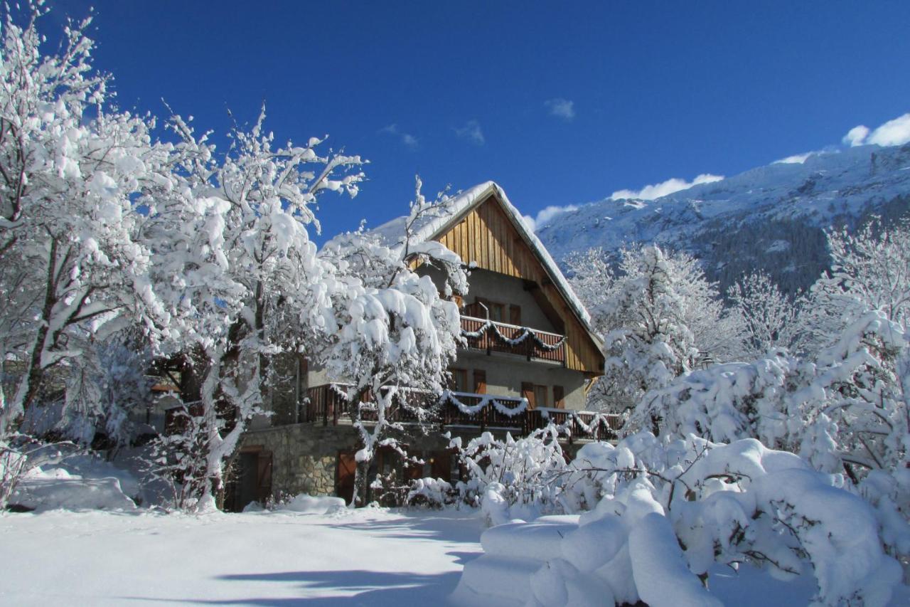 Chalet Solneige Bed and Breakfast Vaujany Exterior foto