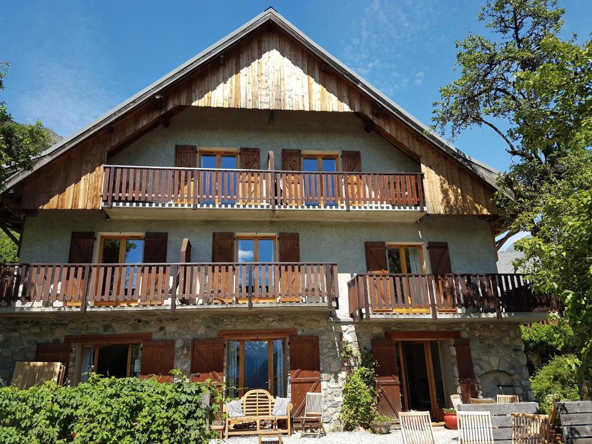 Chalet Solneige Bed and Breakfast Vaujany Exterior foto